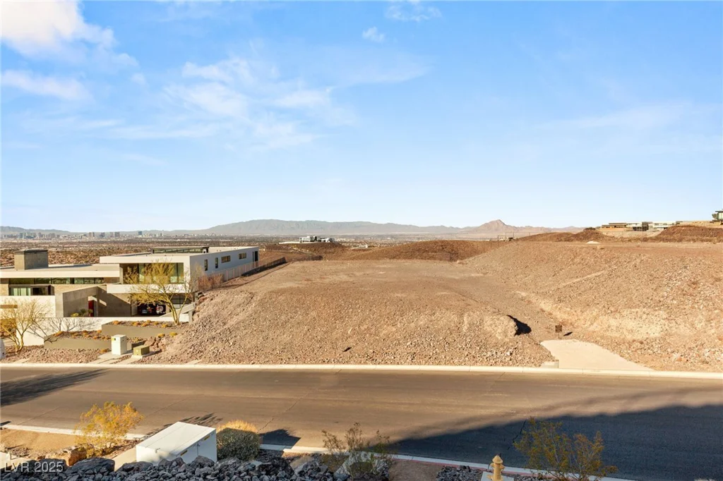 15 Cloud Chaser, Henderson, NV 89012