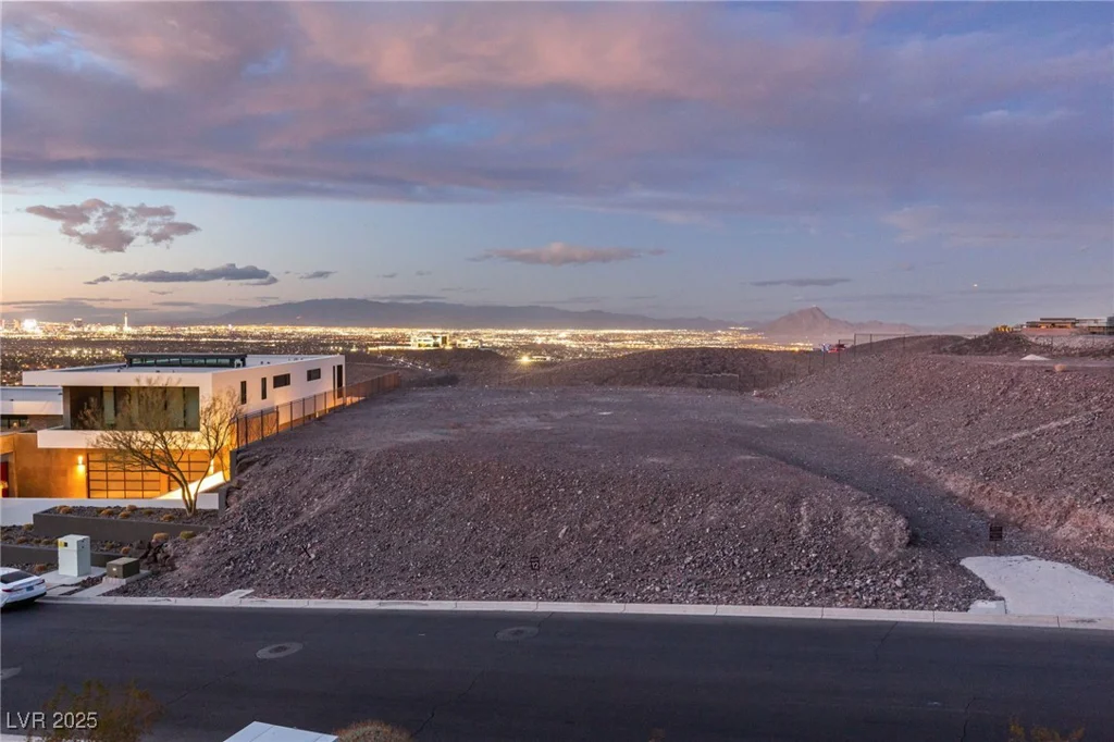 15 Cloud Chaser, Henderson, NV 89012