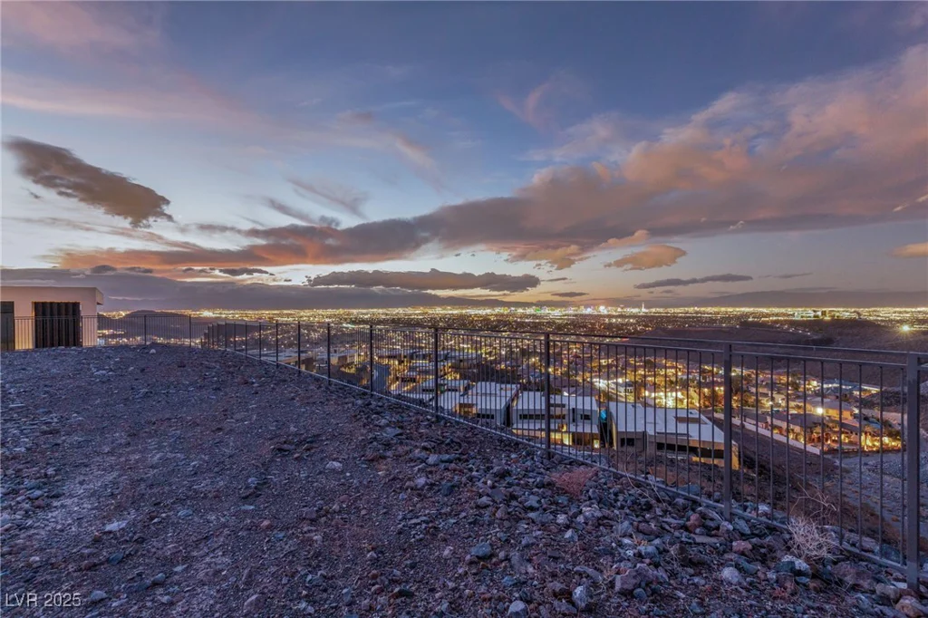 15 Cloud Chaser, Henderson, NV 89012