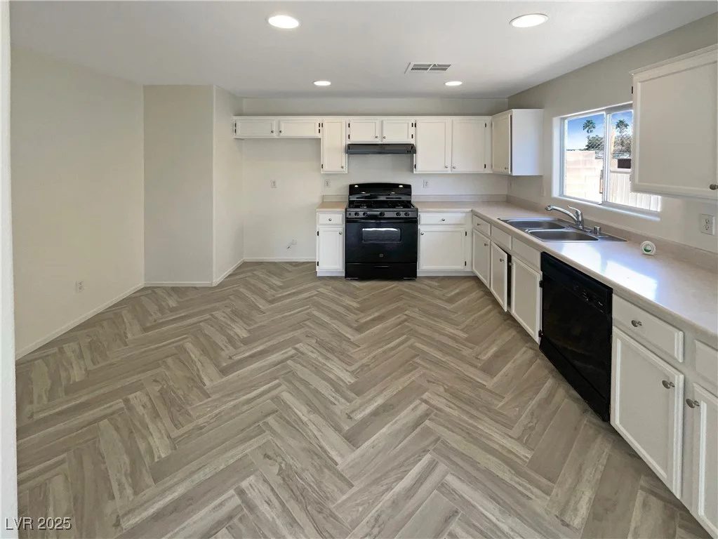 5212 Paradise Skies, Las Vegas, NV 89156