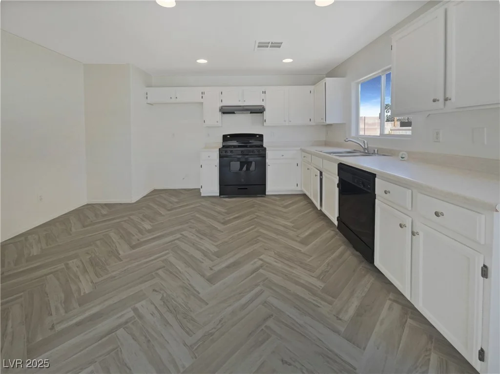 5212 Paradise Skies, Las Vegas, NV 89156