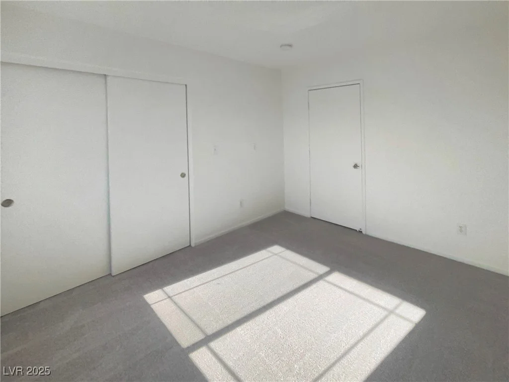 5212 Paradise Skies, Las Vegas, NV 89156