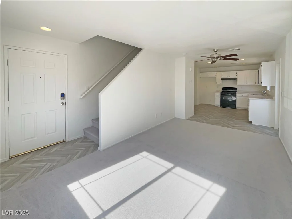 5212 Paradise Skies, Las Vegas, NV 89156