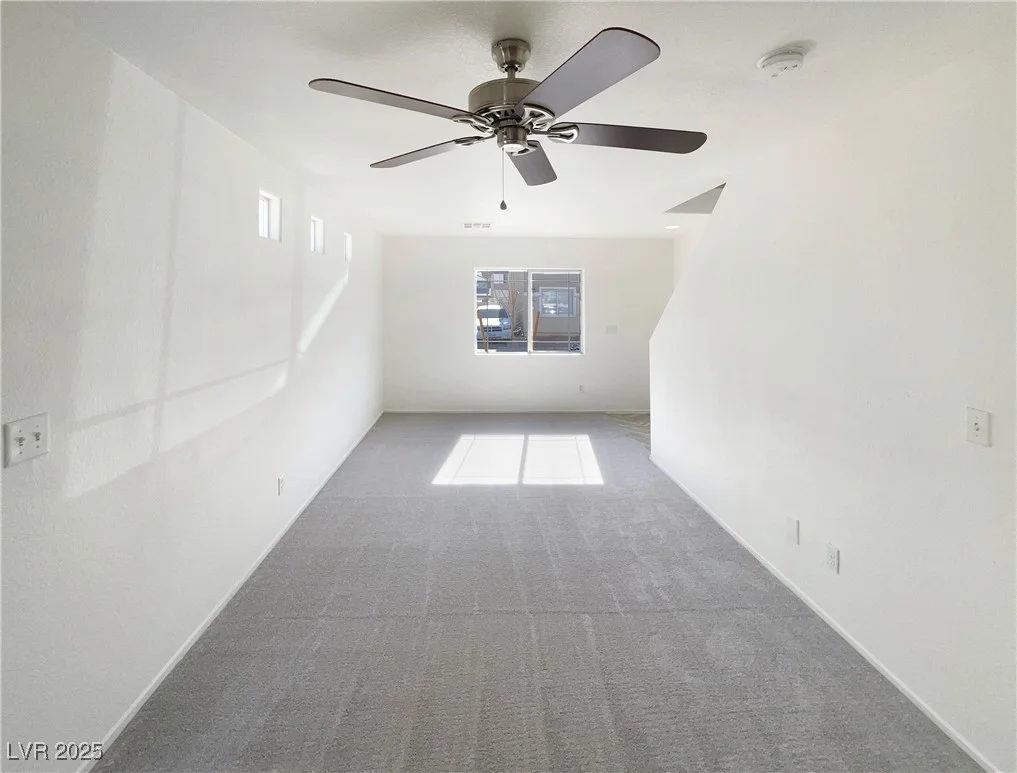 5212 Paradise Skies, Las Vegas, NV 89156