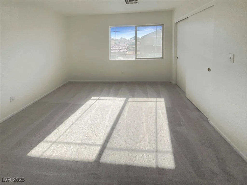 5212 Paradise Skies, Las Vegas, NV 89156