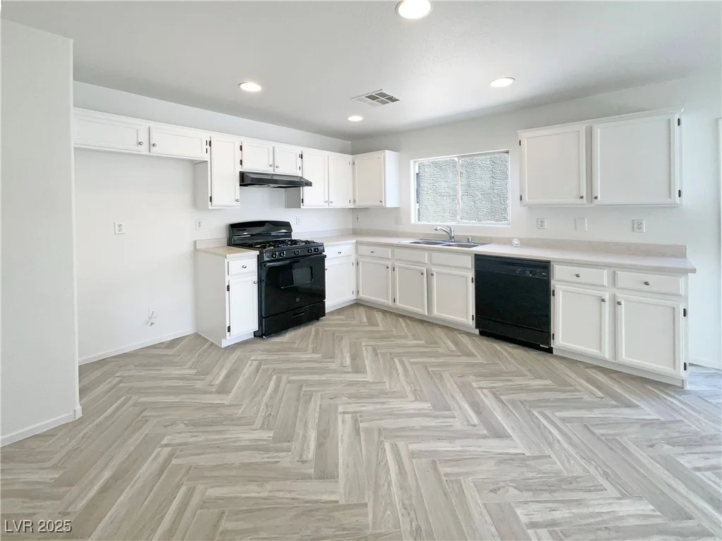 5212 Paradise Skies, Las Vegas, NV 89156