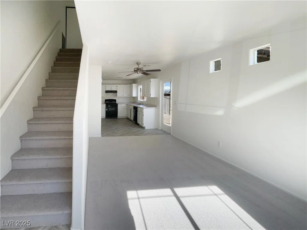 5212 Paradise Skies, Las Vegas, NV 89156