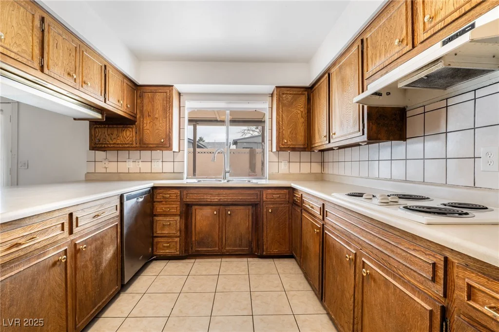 845 Palo Verde, Henderson, NV 89015