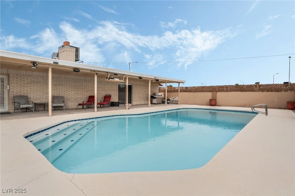 845 Palo Verde, Henderson, NV 89015