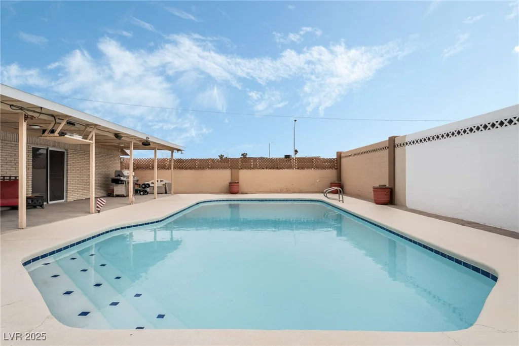 845 Palo Verde, Henderson, NV 89015