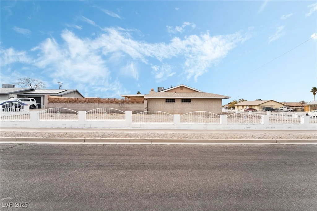 845 Palo Verde, Henderson, NV 89015