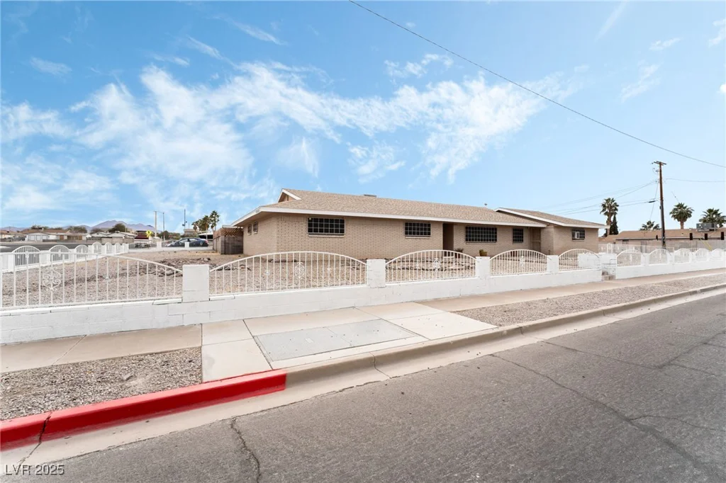 845 Palo Verde, Henderson, NV 89015