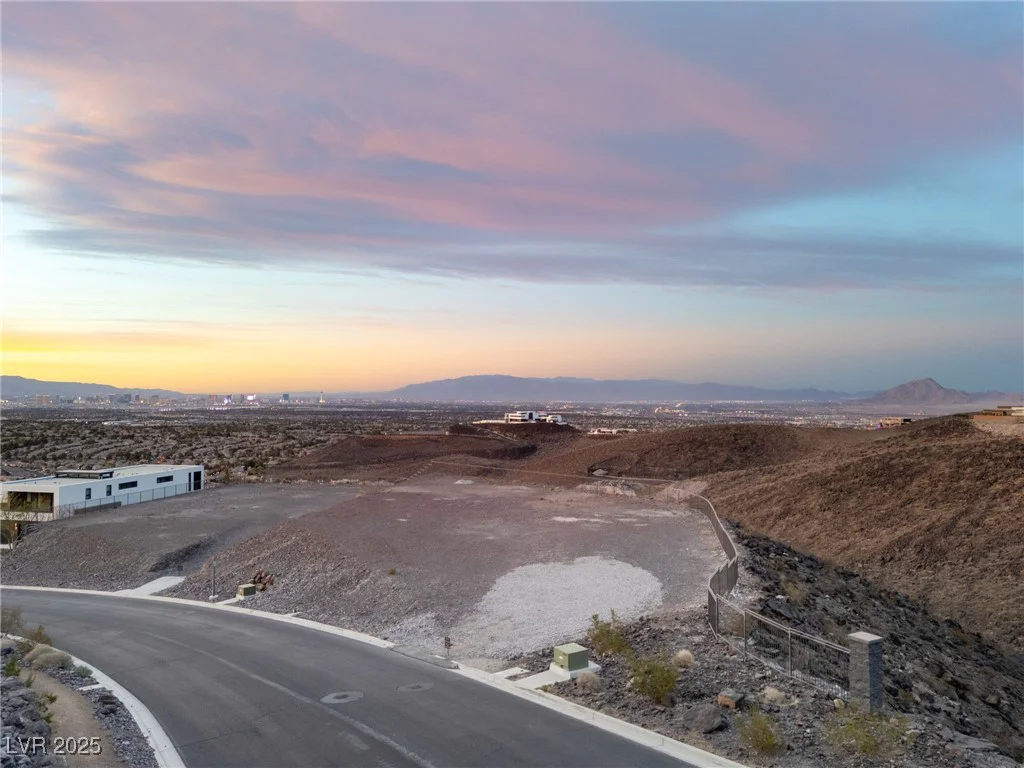 17 Cloud Chaser, Henderson, NV 89012
