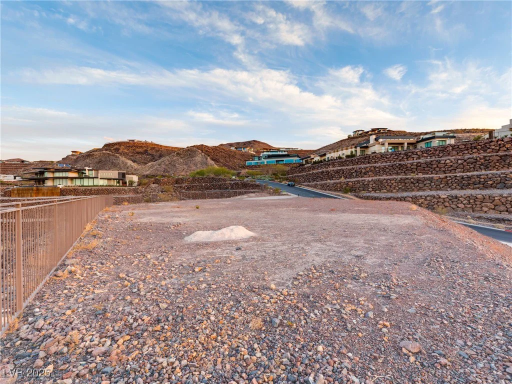 17 Cloud Chaser, Henderson, NV 89012