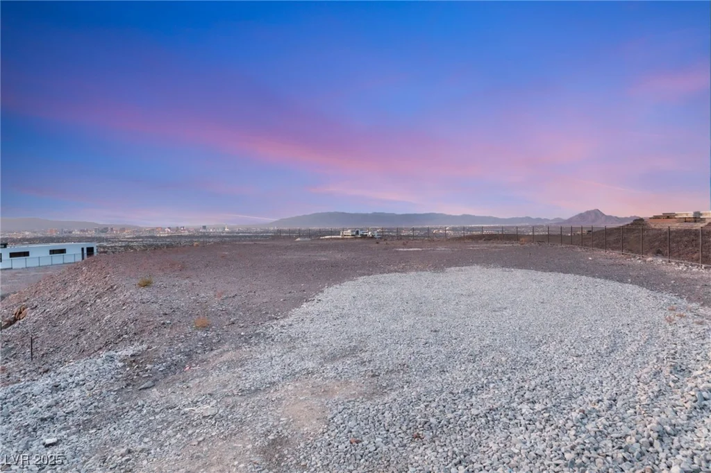 17 Cloud Chaser, Henderson, NV 89012