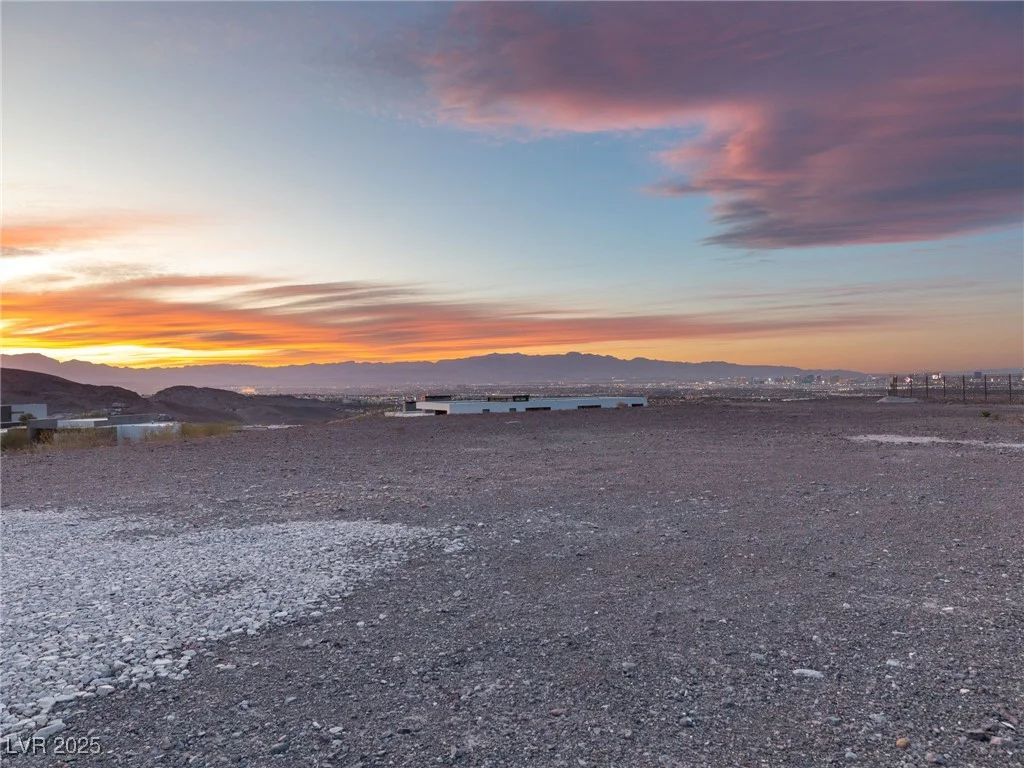 17 Cloud Chaser, Henderson, NV 89012
