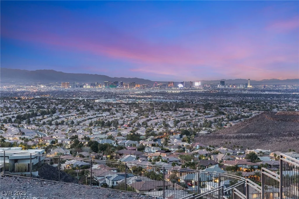 17 Cloud Chaser, Henderson, NV 89012