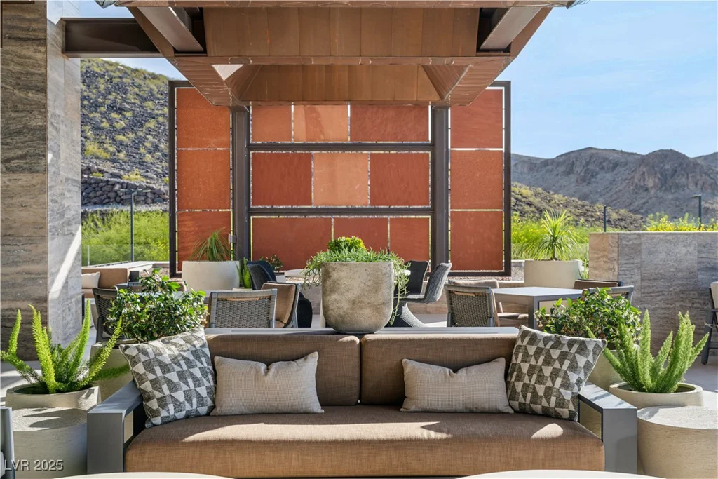 17 Cloud Chaser, Henderson, NV 89012
