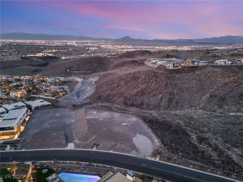 17 Cloud Chaser, Henderson, NV 89012
