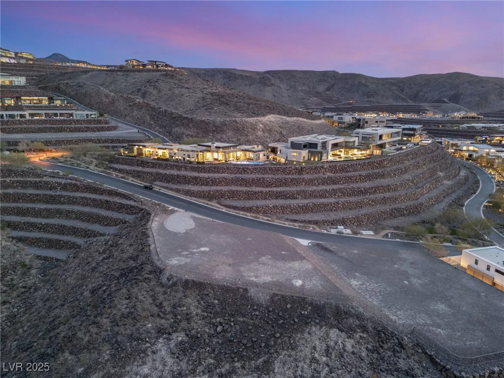 17 Cloud Chaser, Henderson, NV 89012