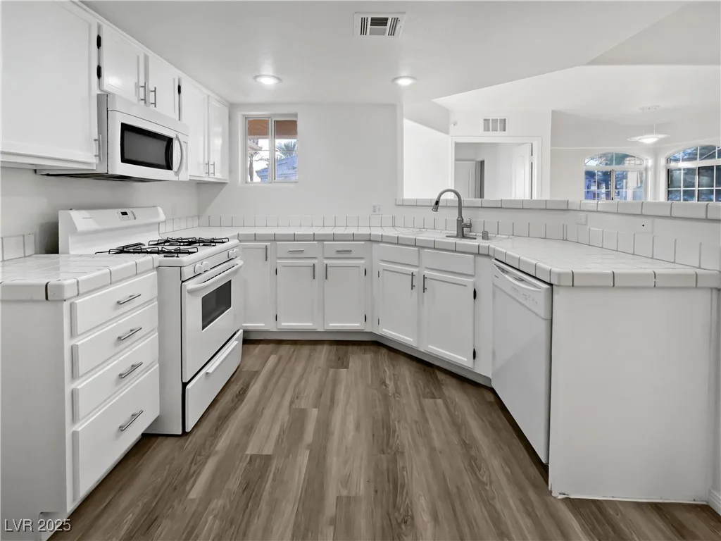 7400 Flamingo, Las Vegas, NV 89147