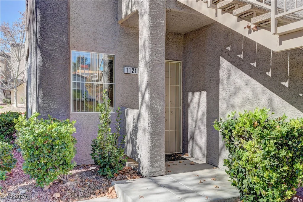 5250 Rainbow, Las Vegas, NV 89118