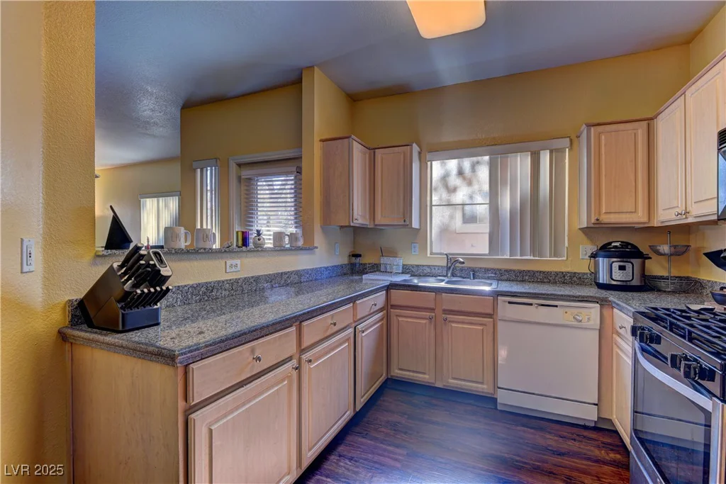 5250 Rainbow, Las Vegas, NV 89118
