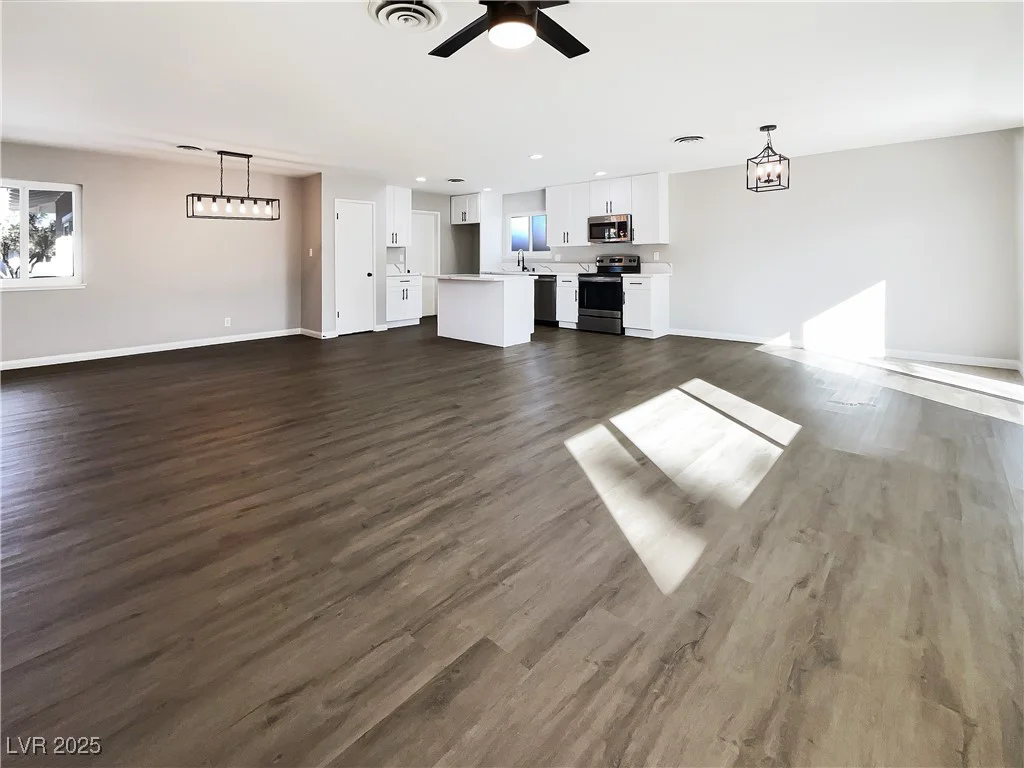 6421 Dinning, Las Vegas, NV 89107