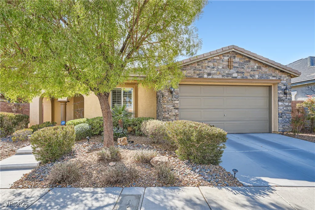 11165 Robin Park, Las Vegas, NV 89138