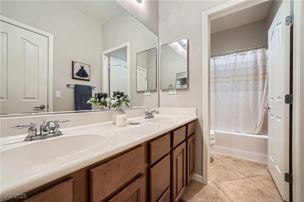 11165 Robin Park, Las Vegas, NV 89138