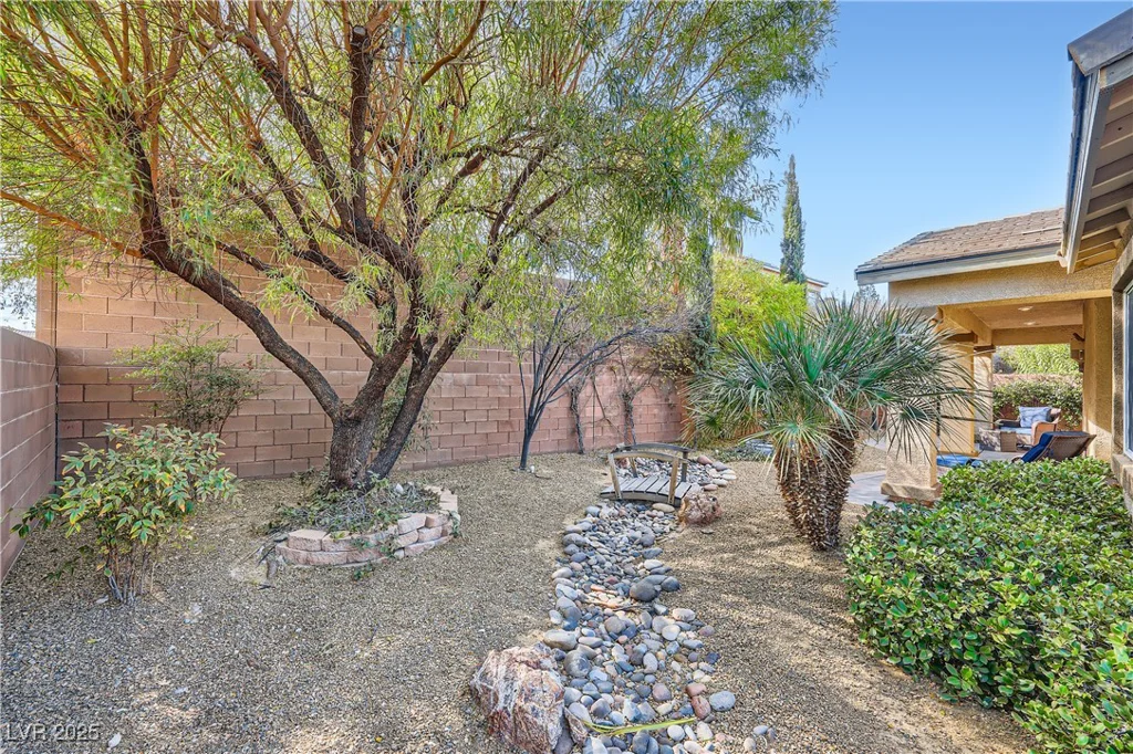 11165 Robin Park, Las Vegas, NV 89138