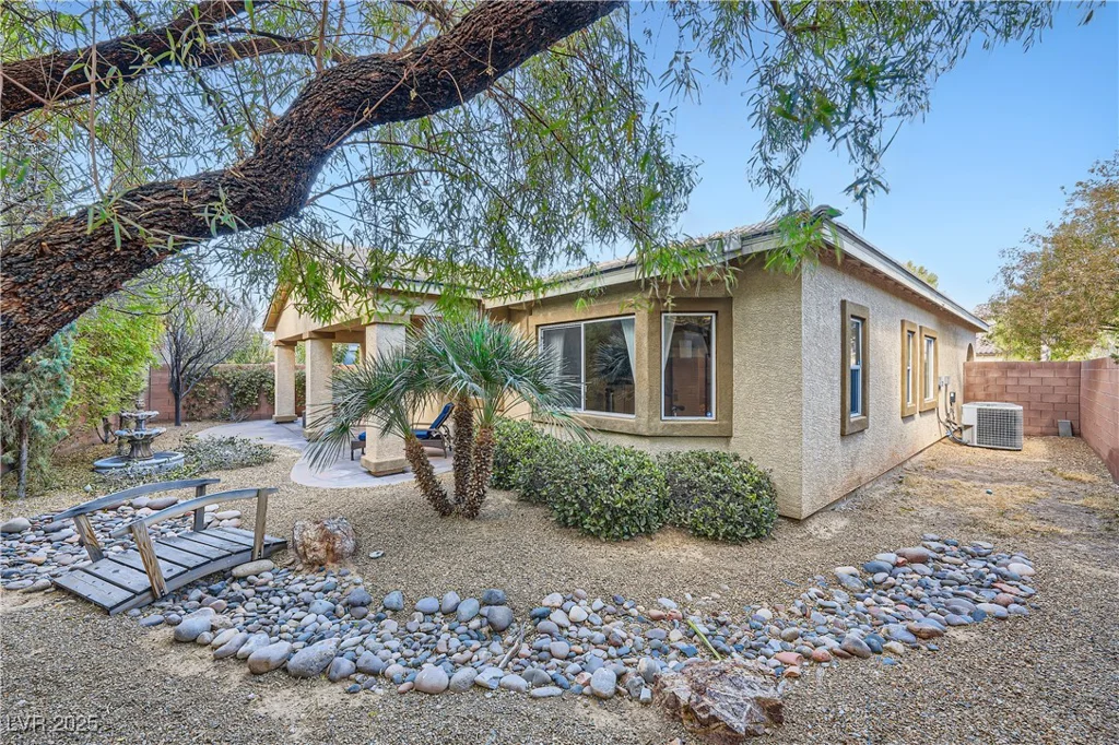 11165 Robin Park, Las Vegas, NV 89138