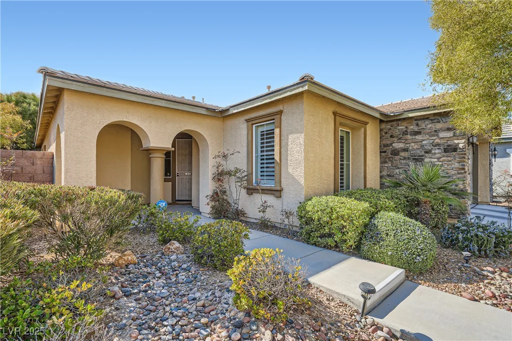 11165 Robin Park, Las Vegas, NV 89138