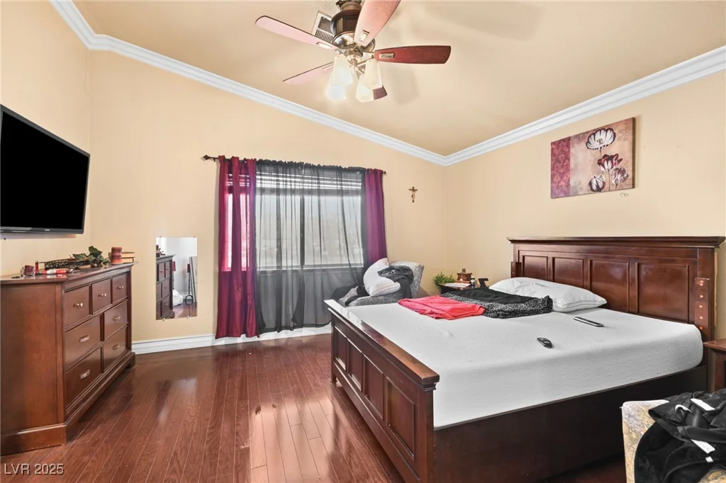 1940 Solana Del Norte, North Las Vegas, NV 89031