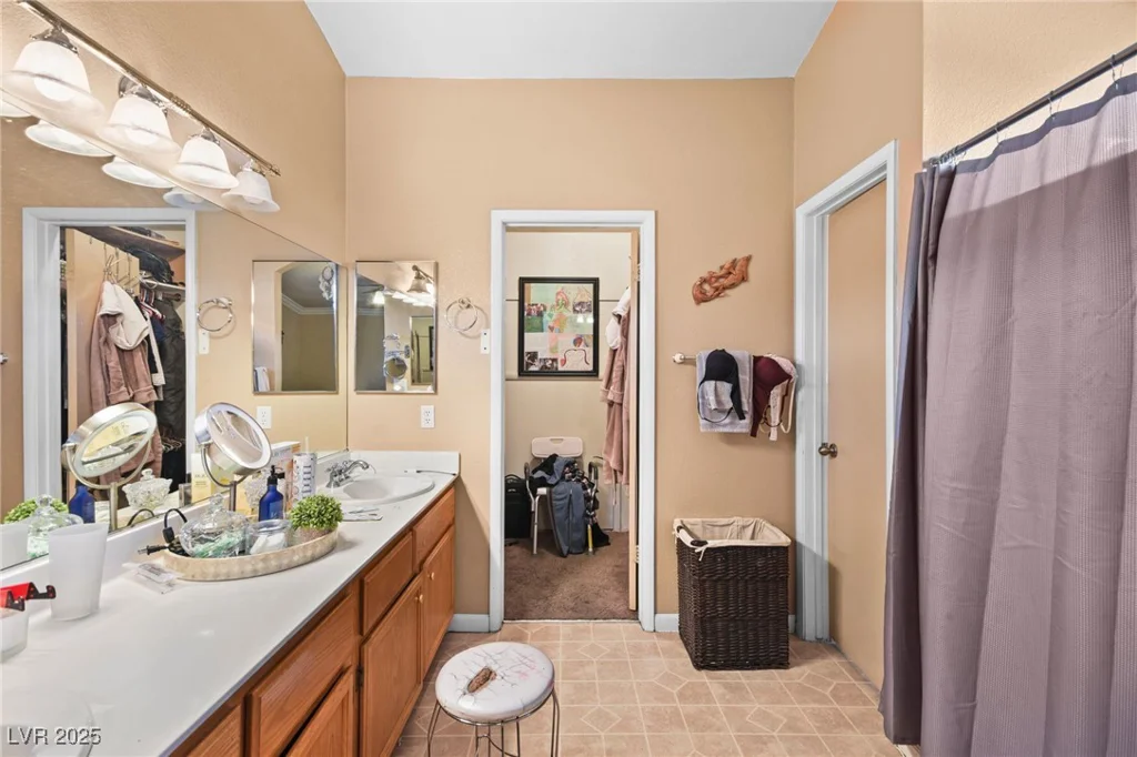 1940 Solana Del Norte, North Las Vegas, NV 89031