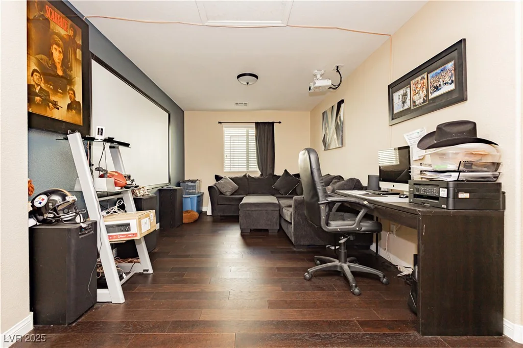 7681 Black River, Las Vegas, NV 89139
