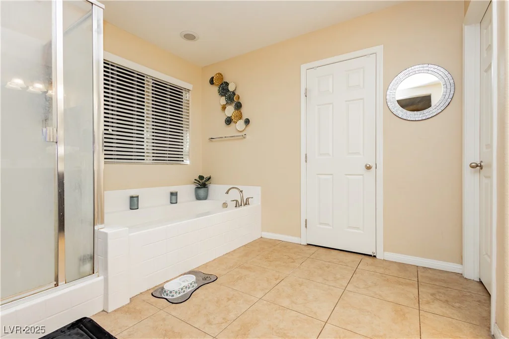 7681 Black River, Las Vegas, NV 89139