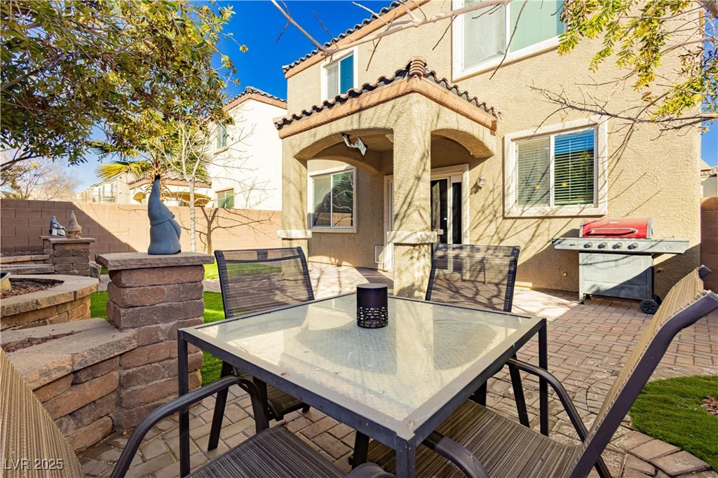 7681 Black River, Las Vegas, NV 89139