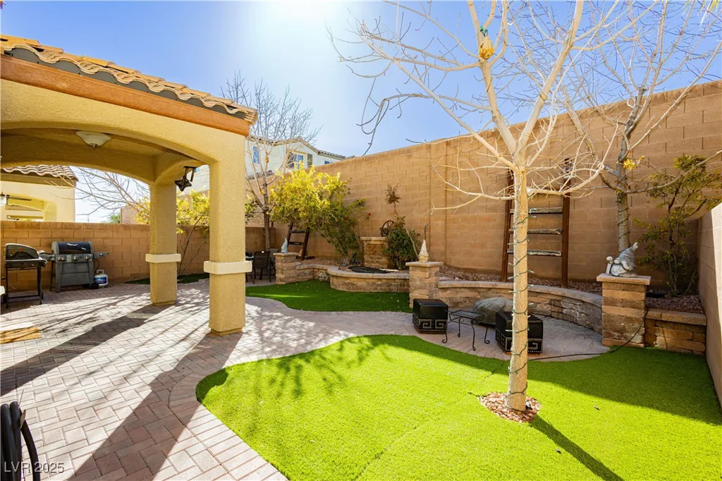 7681 Black River, Las Vegas, NV 89139