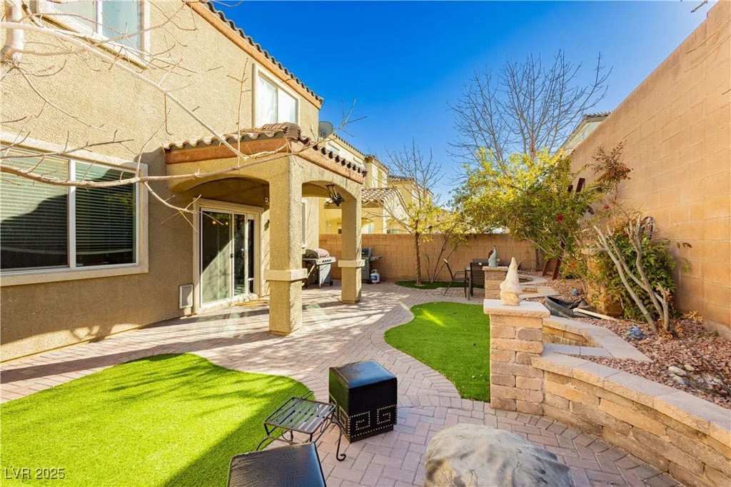 7681 Black River, Las Vegas, NV 89139