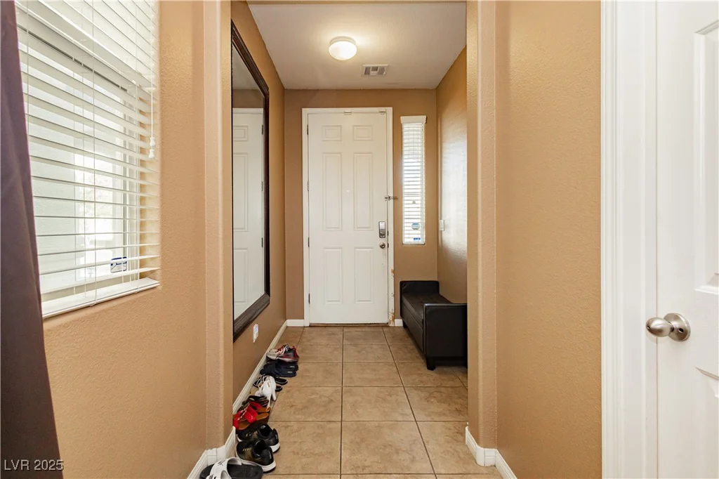 7681 Black River, Las Vegas, NV 89139
