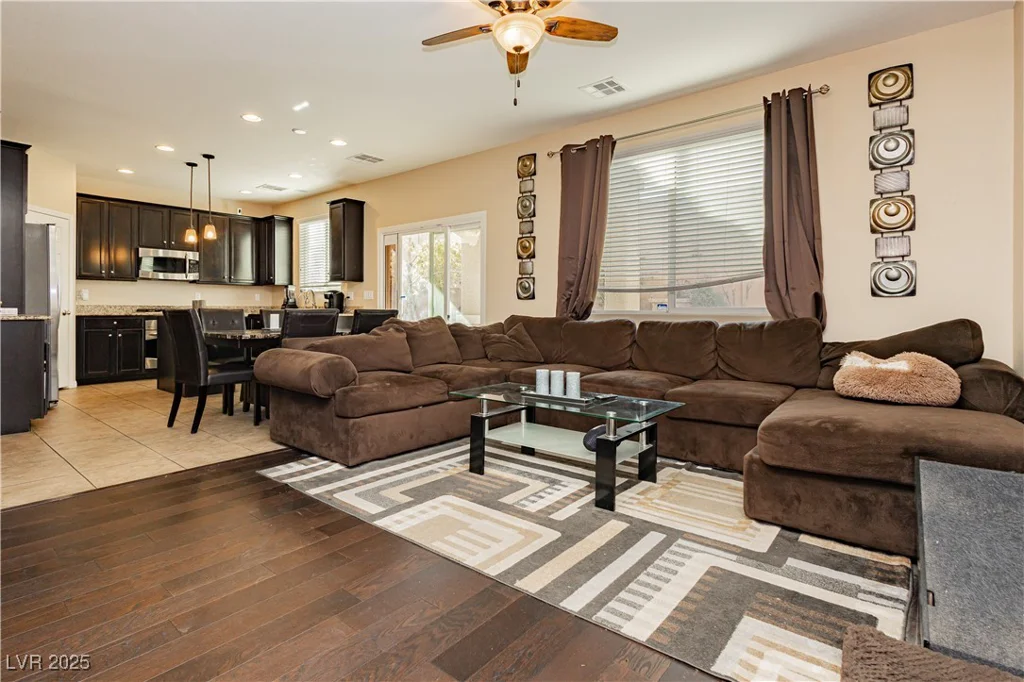7681 Black River, Las Vegas, NV 89139