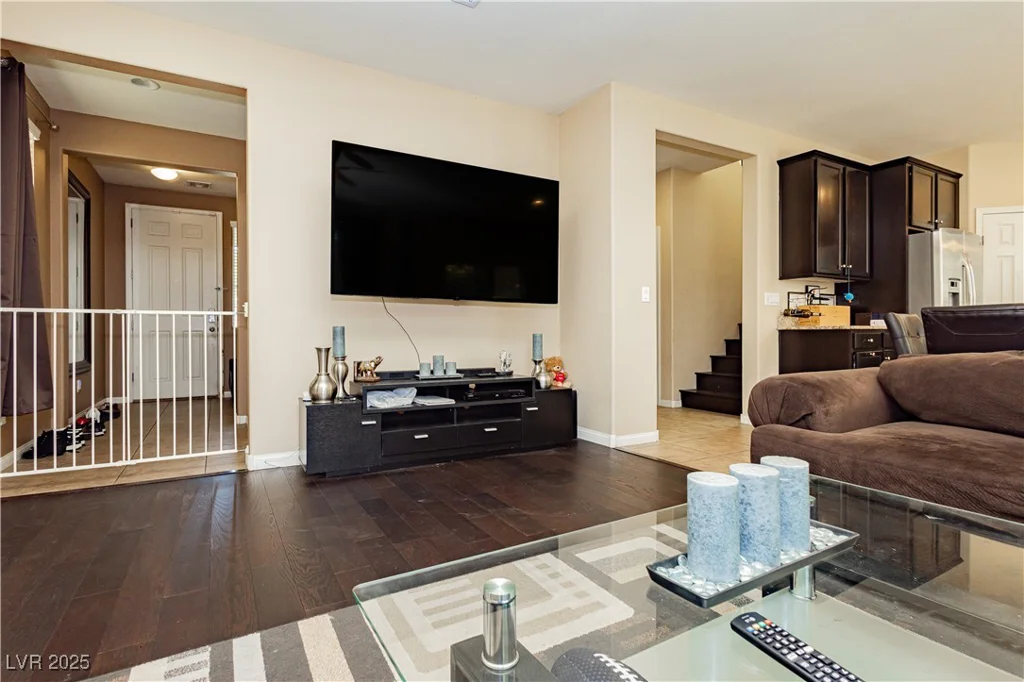 7681 Black River, Las Vegas, NV 89139