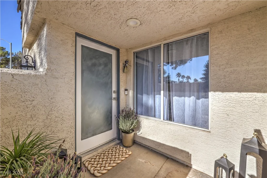 8969 Clairton, Las Vegas, NV 89117