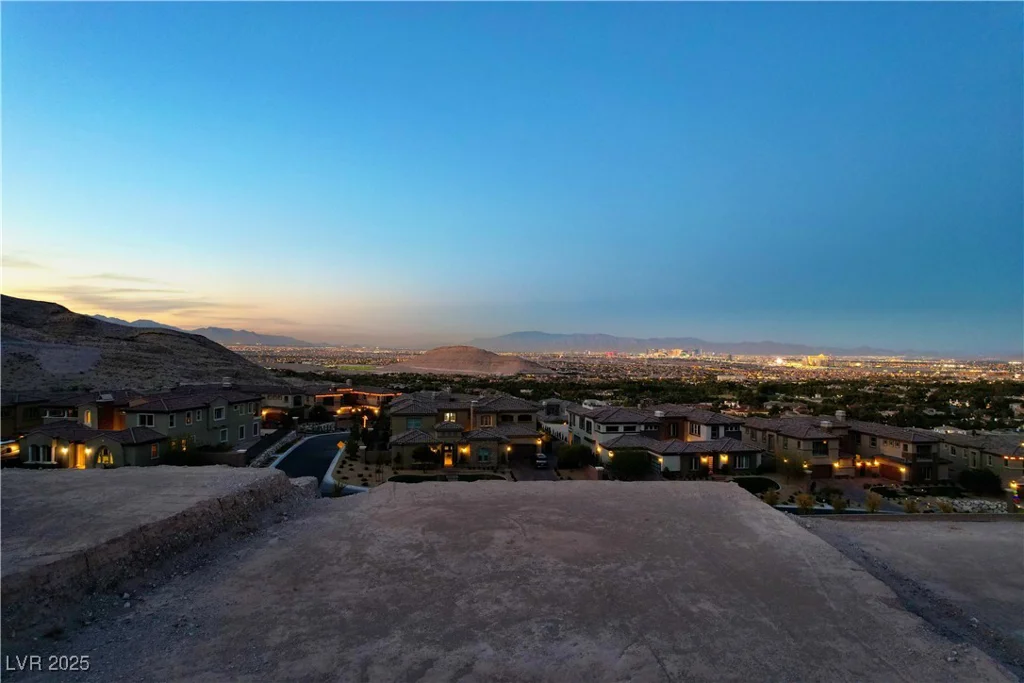 34 Mountain View, Las Vegas, NV 89141