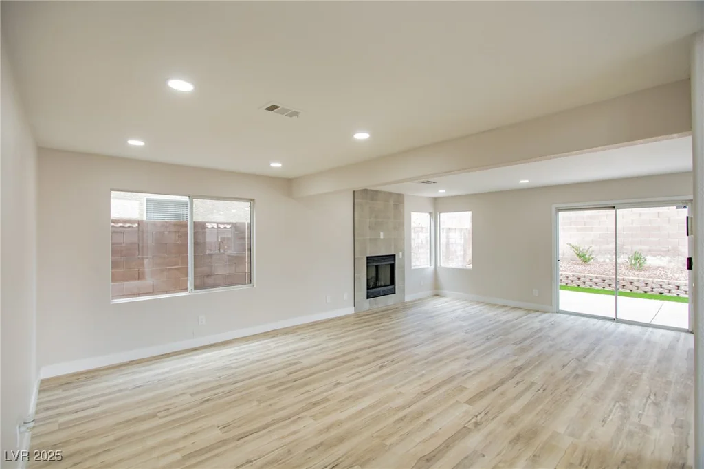 9882 Pioneer, Las Vegas, NV 89117