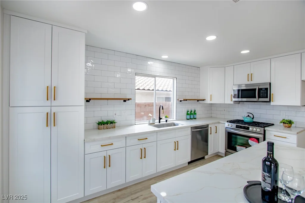 9882 Pioneer, Las Vegas, NV 89117