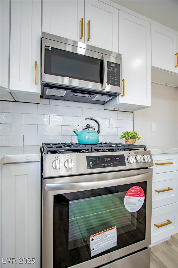 9882 Pioneer, Las Vegas, NV 89117