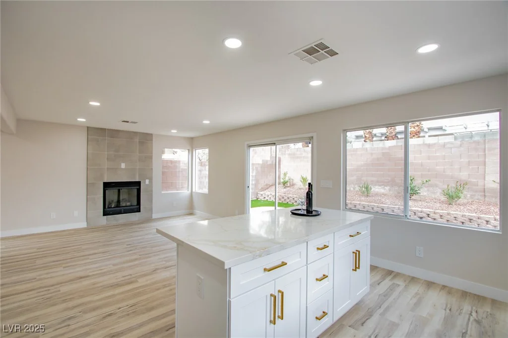 9882 Pioneer, Las Vegas, NV 89117