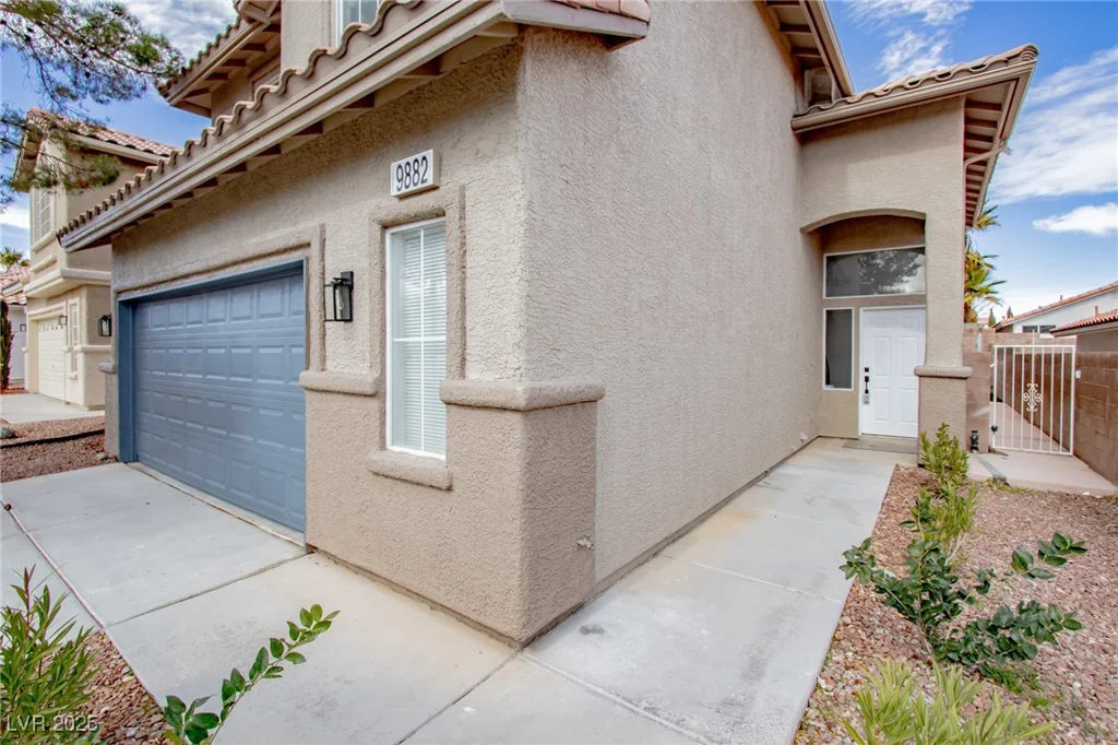 9882 Pioneer, Las Vegas, NV 89117